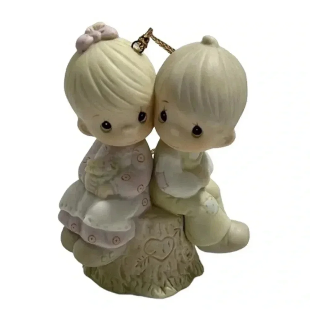 Precious Moments 1989 LOVE ONE ANOTHER Porcelain Bisque Ornament 522929 - Picture 1 of 8